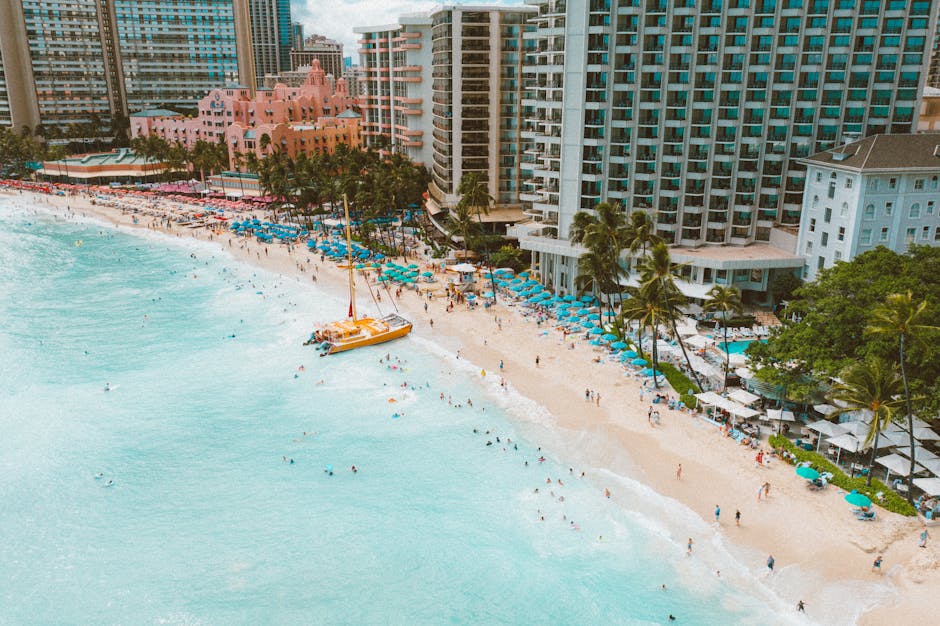 Hawaii Oceanfront Hotels With Fire Benches and Palm Ceilings